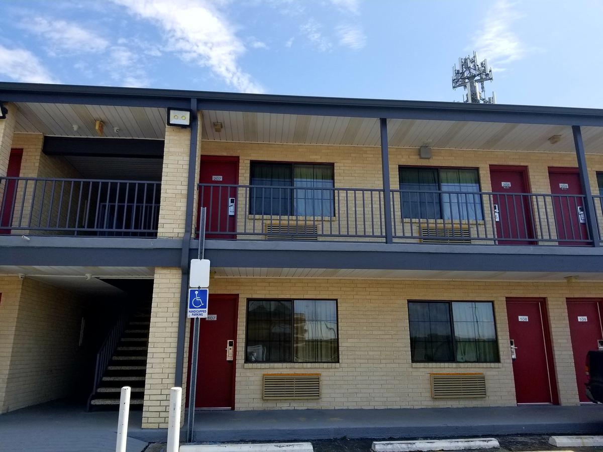 Executive Inn Pasadena Exterior photo